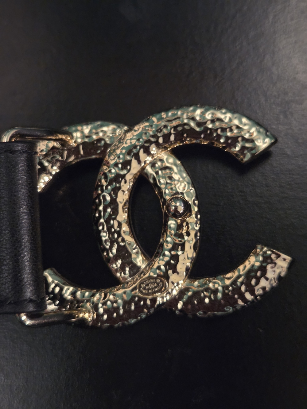 CHANEL Black Leather Belt with Gold Interlocking CC Buckle - Picture 3 of 7